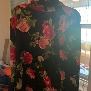 Turtleneck lightweight floral size XXL